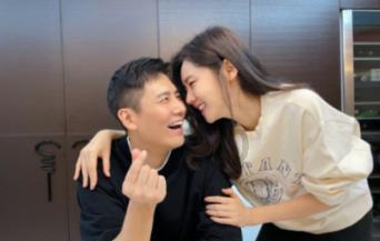 凯迪拉克LB改色膜超亮金属钨钢,非常有绅士风度